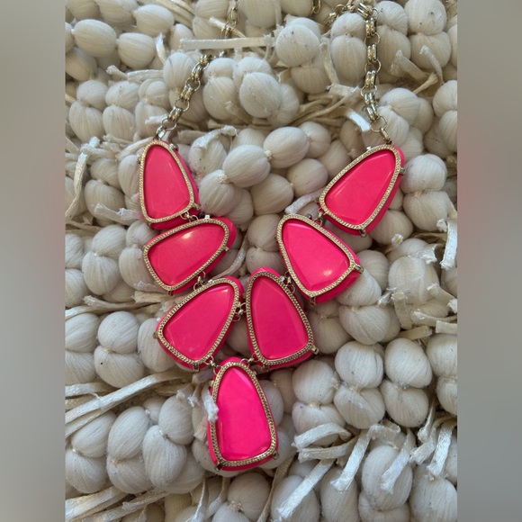 Kendra Scott Hot Pink Harlow Necklace - Picture 2 of 4